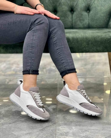Дамски спортни обувки в бяло и сиво 142