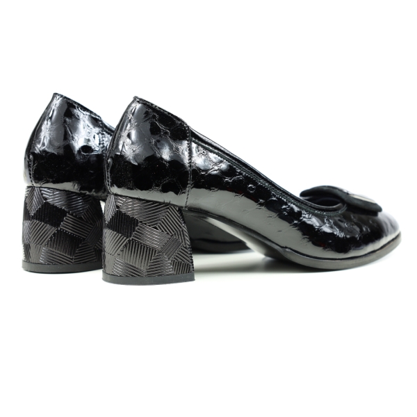 Дамски елегантни обувки черни 781/161-121