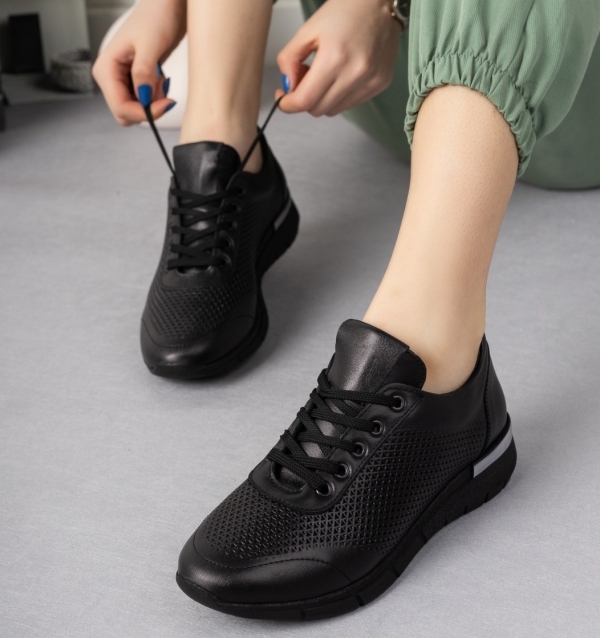 Дамски спортни обувки черни 1002