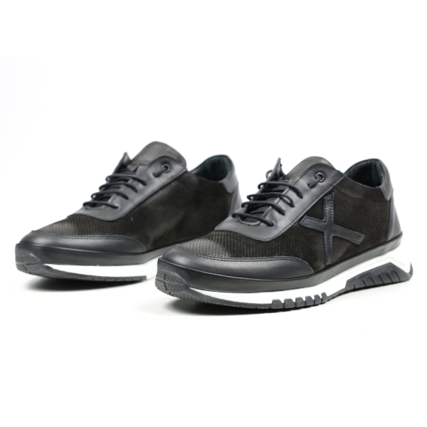 Мъжки спортни обувки черни 123/D16