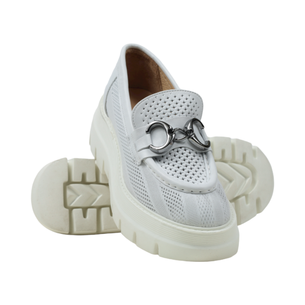 Дамски ежедневни обувки в бяло 13-315-47