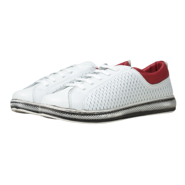 Дамски спортни обувки в бяло и червено K 1101