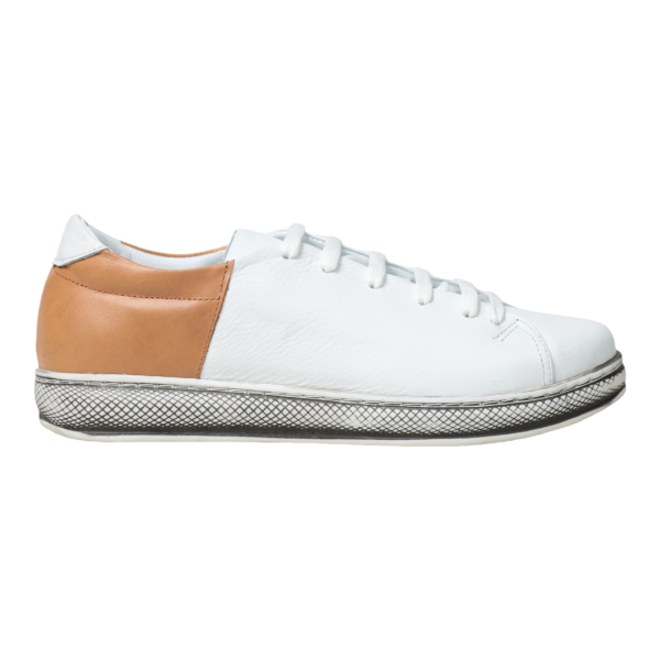 Дамски спортни обувки в бяло и камел K 1001