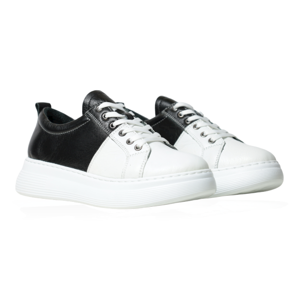 Дамски спортни обувки в бяло и черно 301-1