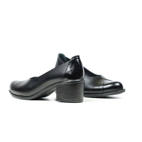 Дамски ежедневни обувки черни 10-11-01-301