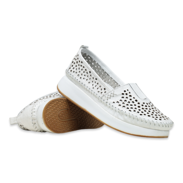 Дамски ежедневни обувки в бяло 601 L-620