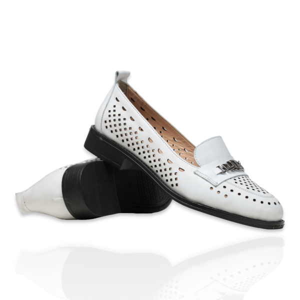 Дамски ежедневни обувки в бяло 10-33-07