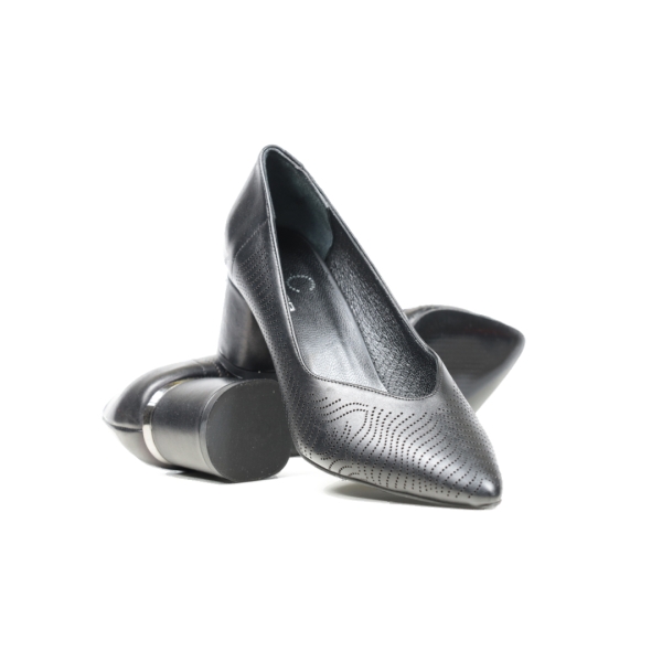 Дамски елегантни обувки черни 880-100