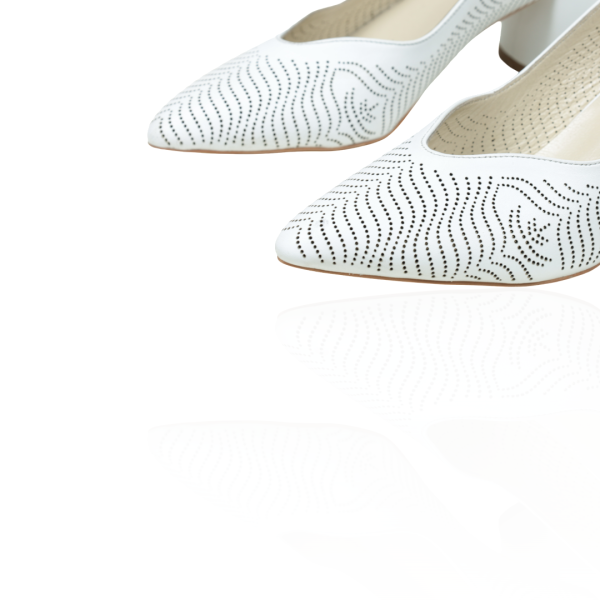 Дамски елегантни обувки в бяло 880-105