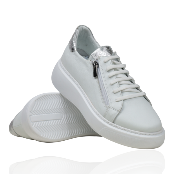 Дамски спортни обувки в бяло 1005