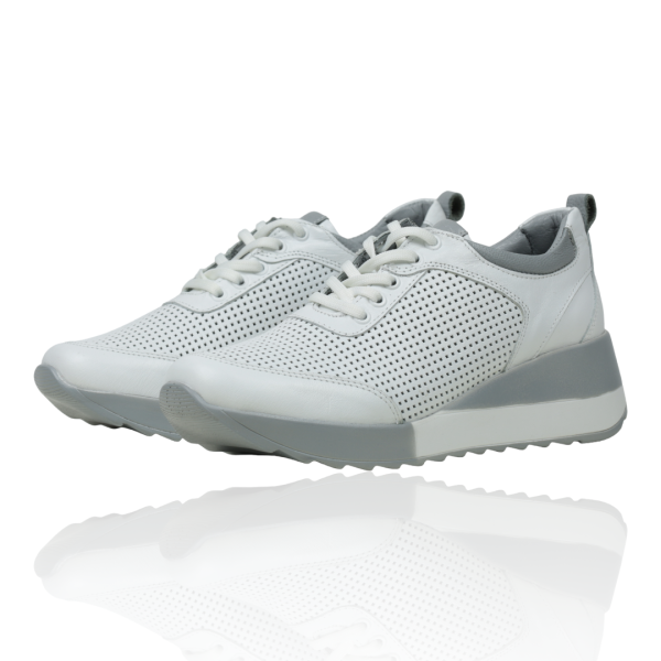 Дамски спортни обувки на платформа в бяло и сиво 122-954