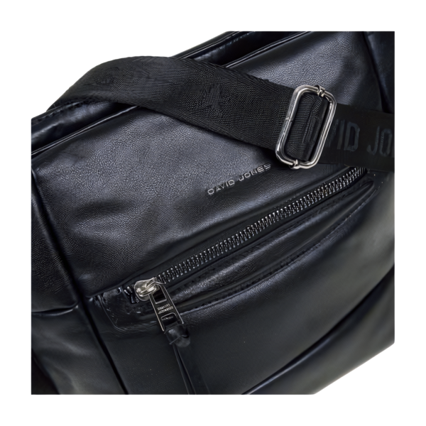 Дамска чанта през рамо черна 6861-1A David Jones