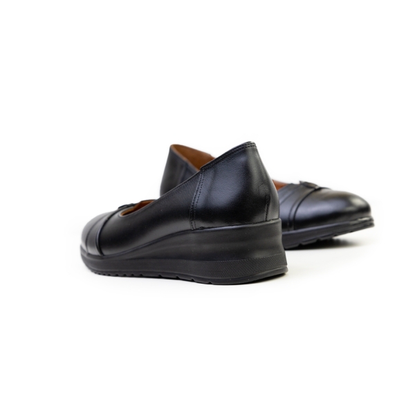 Дамски ежедневни обувки на платформа черни 11-85-1