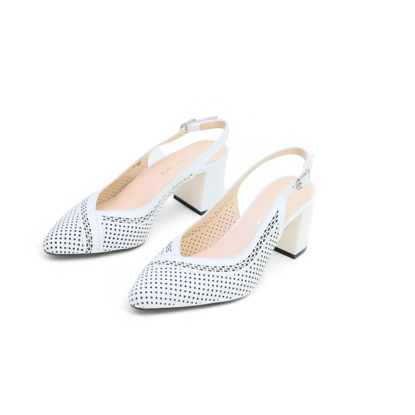 Дамски елегантни сандали в бяло 121-1-02