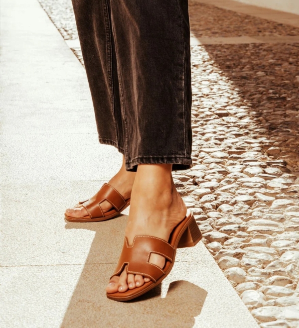 Дамски ежедневни чехли от естествена кожа кафяви 5610 Oh My Sandals