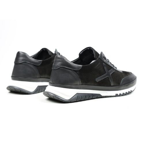 Мъжки спортни обувки черни 123/D16