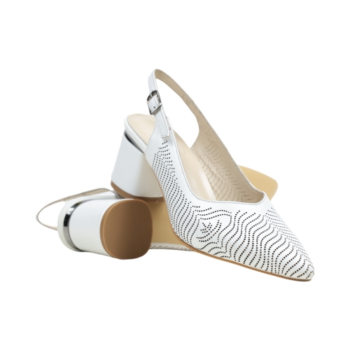 Дамски елегантни сандали в бяло 855-105