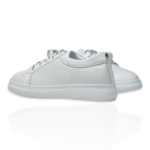 Дамски спортни обувки в бяло 805