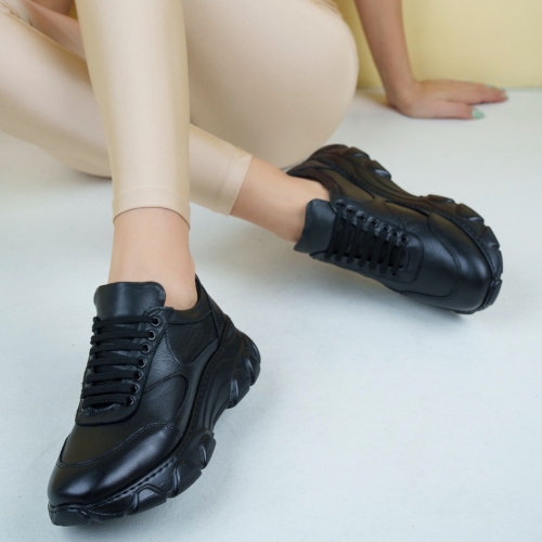 Дамски спортни обувки черни 9004 Ч