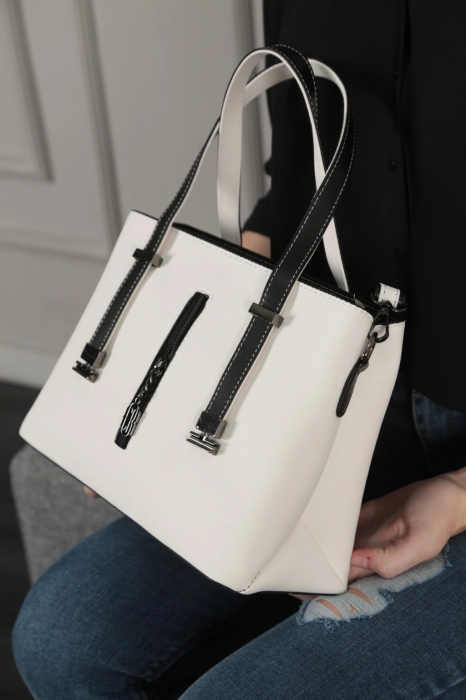 Дамска елегантна чанта в бяло и черно 14033