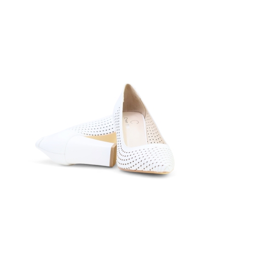 Дамски елегантни обувки в бяло 41-105-817